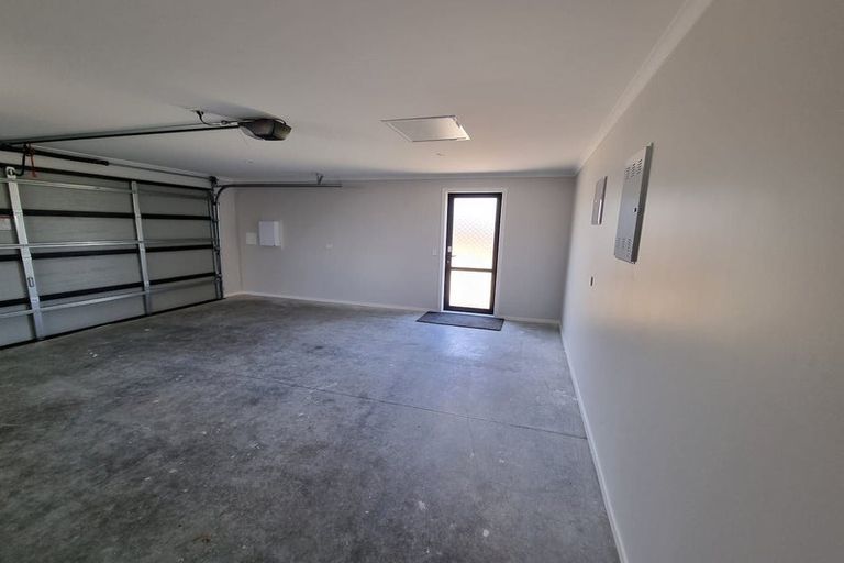 Photo of property in 62 Hokioi Drive, Kenepuru, Porirua, 5022