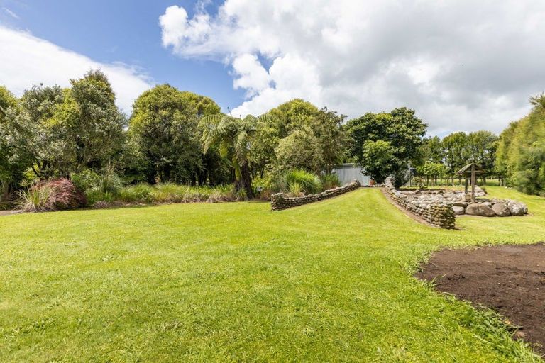 Photo of property in 244 Corbett Road, Paraite, New Plymouth, 4373