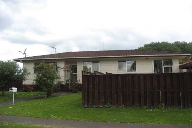 Photo of property in 6 Mon Desir Place, Manurewa, Auckland, 2102