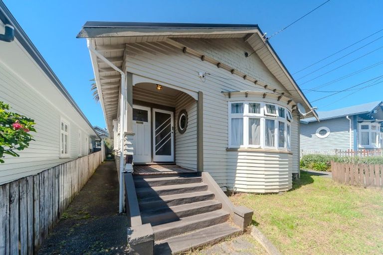 Photo of property in 9 Rolleston Street, Mount Cook, Wellington, 6021