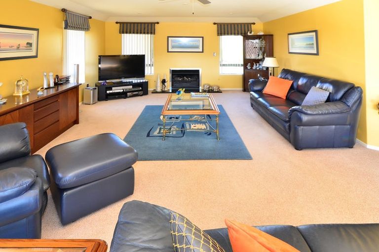 Photo of property in 60 Voyager Drive, Gulf Harbour, Whangaparaoa, 0930