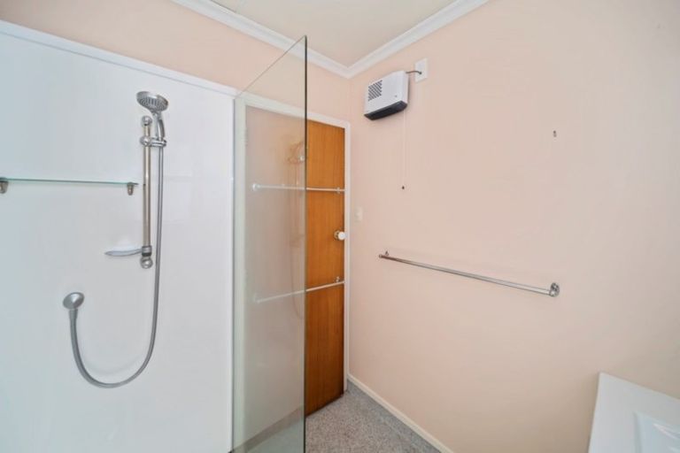 Photo of property in 14 Huatoki Street, Vogeltown, New Plymouth, 4310