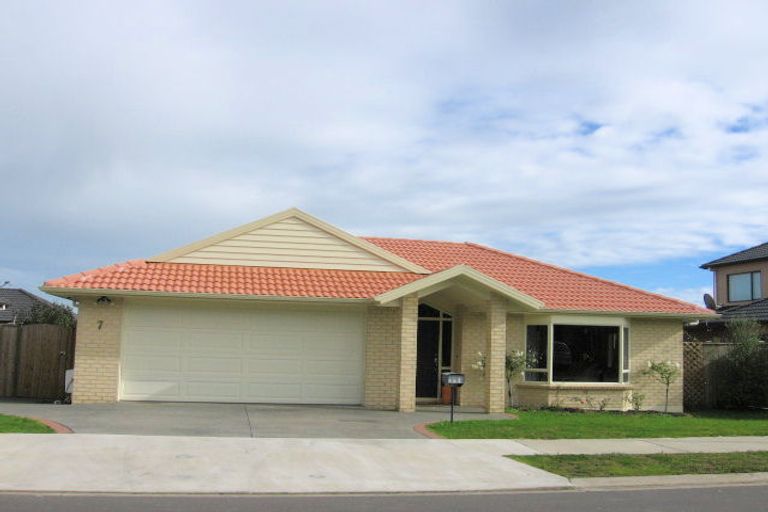 Photo of property in 7 Fernloche Place, Flat Bush, Auckland, 2016
