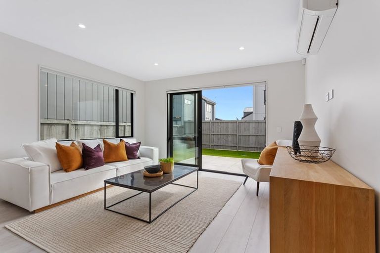 Photo of property in 17 Park Green Avenue, Rosehill, Papakura, 2113