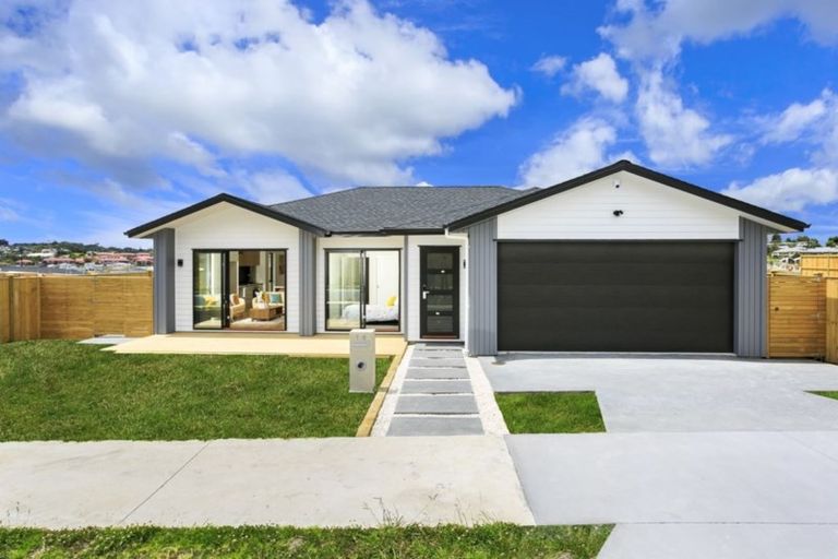 Photo of property in 18 Surf View Crescent, Red Beach, 0932