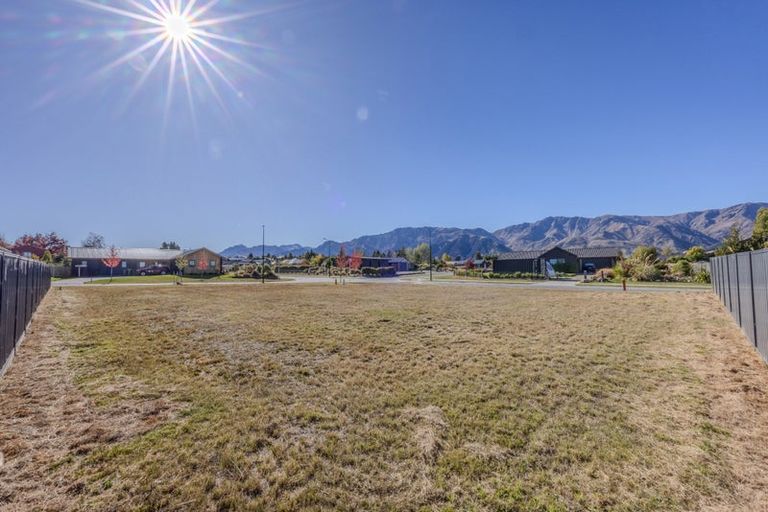 Photo of property in 40 Grandview Road, Lake Hawea, 9382