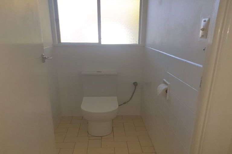 Photo of property in 17 Shanley Crescent, Waiuku, 2123