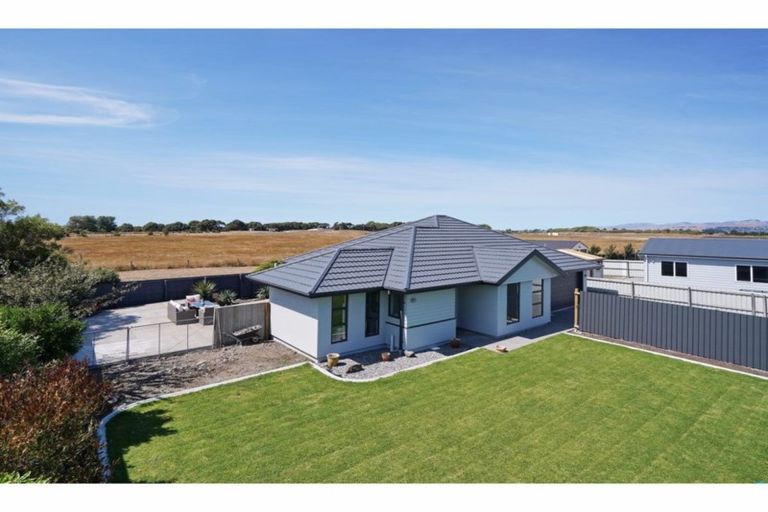 Photo of property in 21 Esk Place, Aranui, Christchurch, 8061