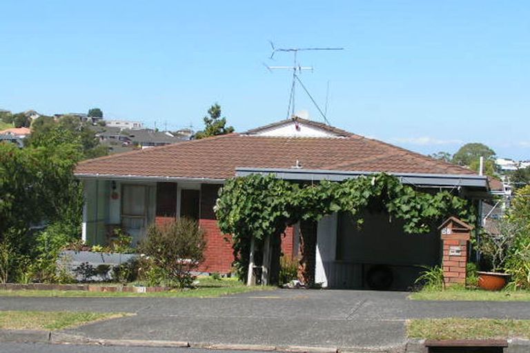 Photo of property in 2/27 Ravenwood Drive, Forrest Hill, Auckland, 0620
