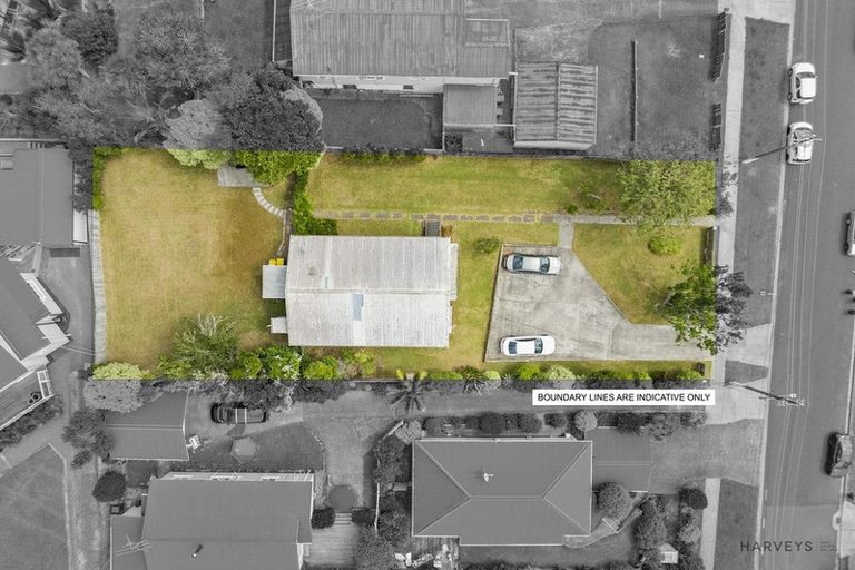 Photo of property in 33 Clayburn Road, Glen Eden, Auckland, 0602