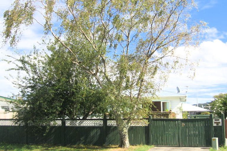 Photo of property in 51 Oregon Drive, Maoribank, Upper Hutt, 5018