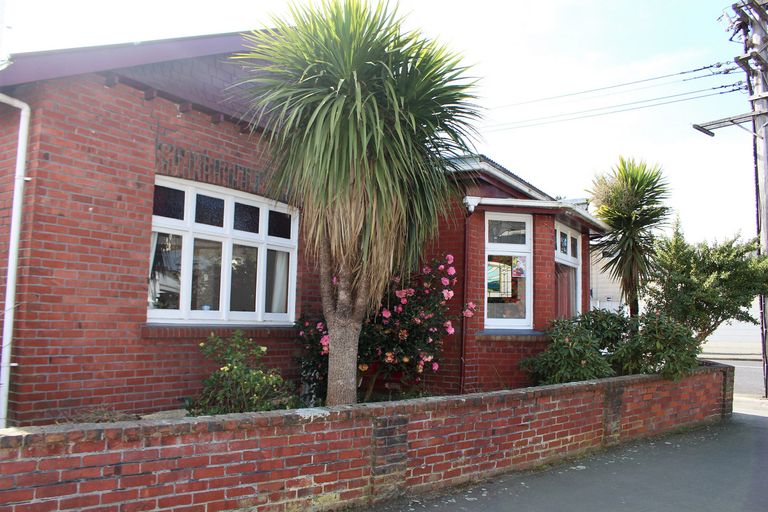 Photo of property in 1 Crown Street, North East Valley, Dunedin, 9010