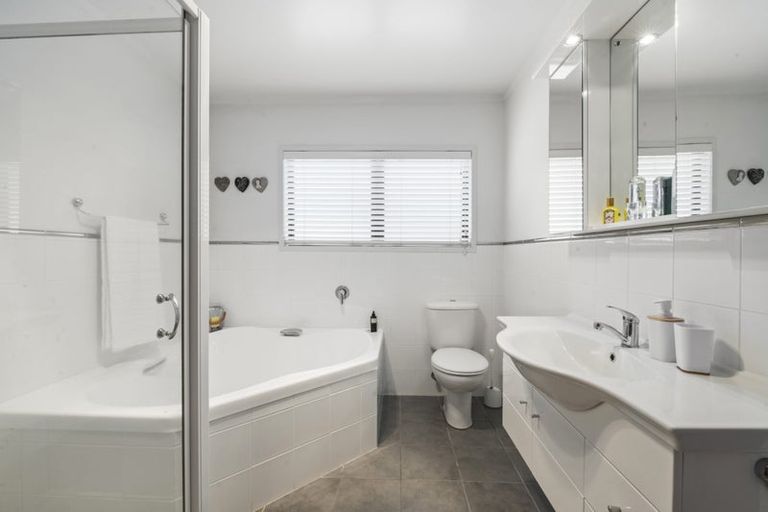 Photo of property in 42 Park Rise, Campbells Bay, Auckland, 0630