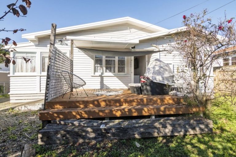 Photo of property in 117 Tipahi Street, Nelson South, Nelson, 7010