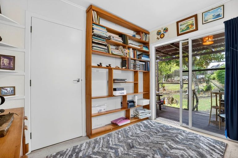 Photo of property in 15 Rosecamp Road, Beach Haven, Auckland, 0626