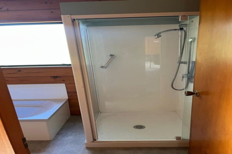 Photo of property in 3/8a Alma Street, Te Atatu South, Auckland, 0610