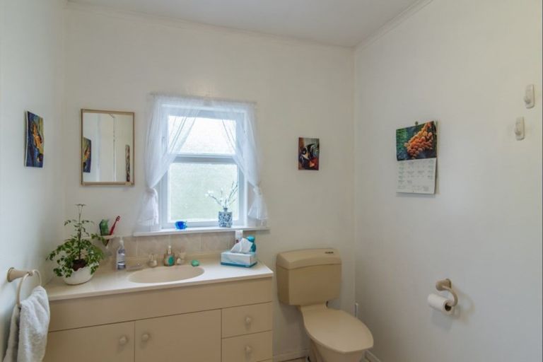 Photo of property in 7-7a Weka Road, Raumati Beach, Paraparaumu, 5032