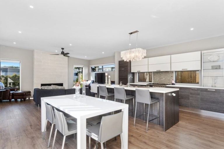 Photo of property in 12 Tuangi Way, Papamoa Beach, Papamoa, 3118