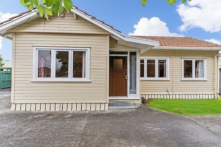 Photo of property in 25 Manuroa Road, Takanini, 2112