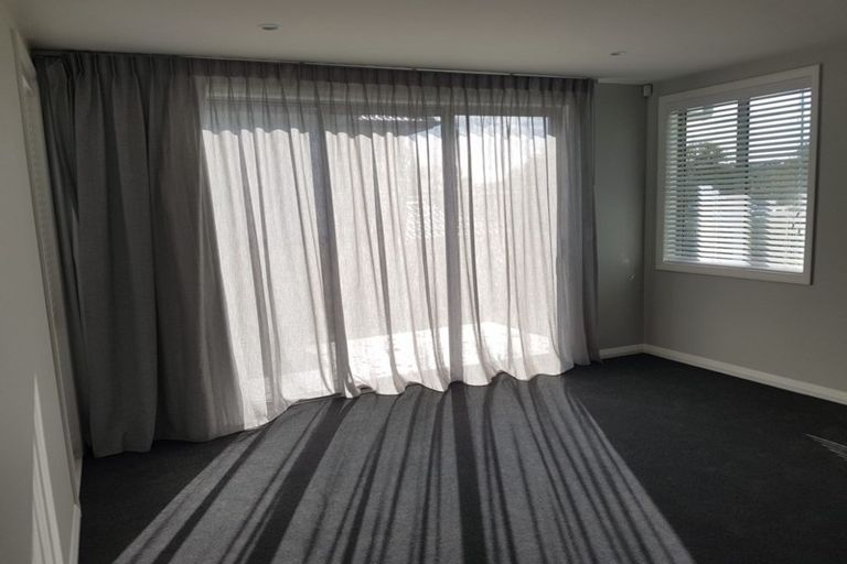 Photo of property in 3 Pae Moana Place, Stanmore Bay, Whangaparaoa, 0932