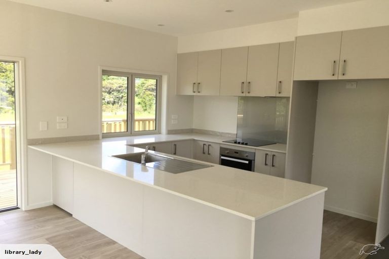 Photo of property in 14 Rheingold Place, Huapai, Kumeu, 0810