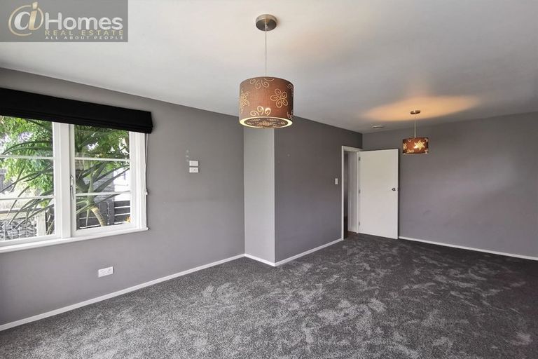 Photo of property in 69 Taikata Road, Te Atatu Peninsula, Auckland, 0610