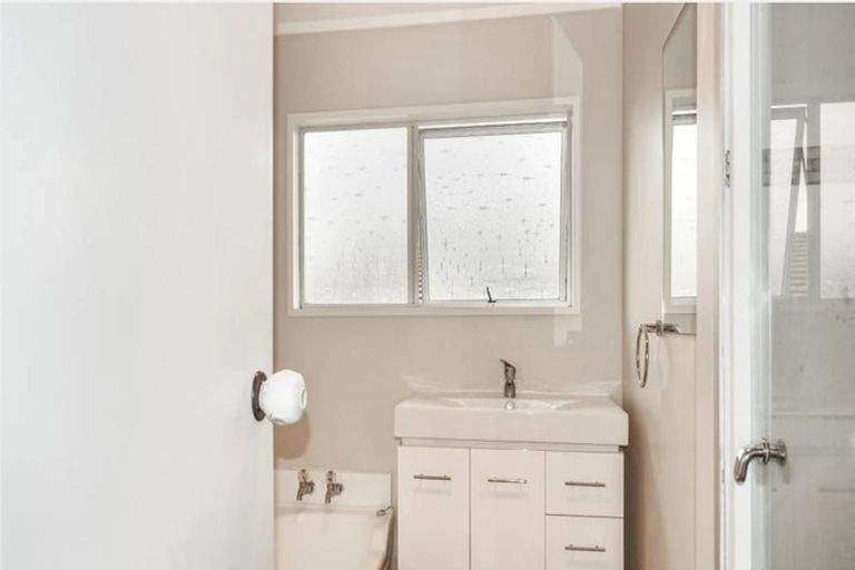 Photo of property in 48 Zita Maria Drive, Massey, Auckland, 0614