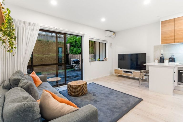 Photo of property in 136c Tiriwa Drive, Massey, Auckland, 0614