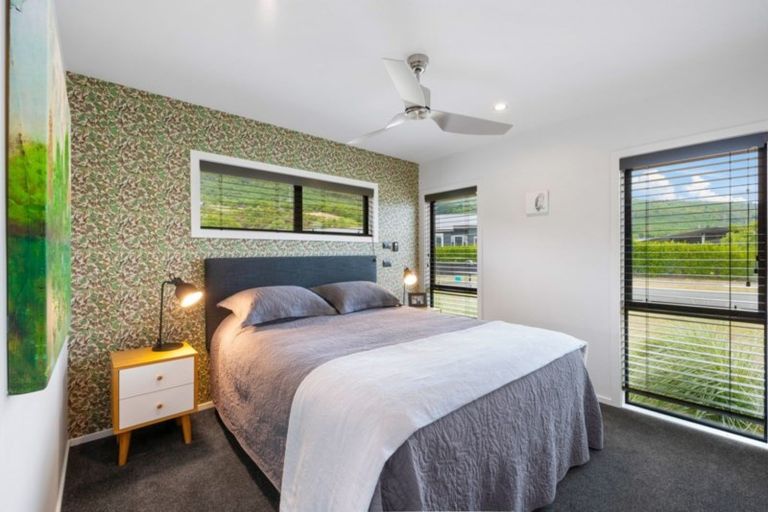 Photo of property in 2 Peregrine Place, Kinloch, Taupo, 3377