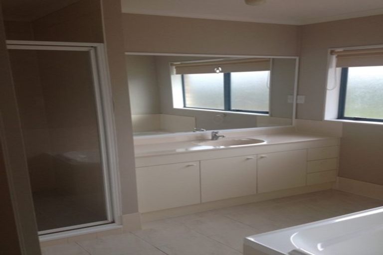 Photo of property in 9 Halstead Place, Huntington Park, Auckland, 2013