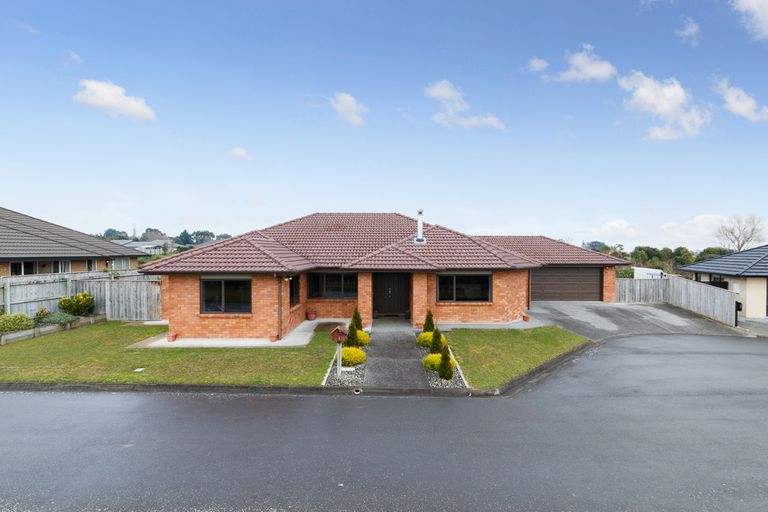 Photo of property in 33 Silkwood Place, Fitzherbert, Palmerston North, 4410