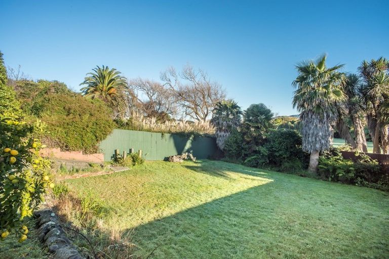 Photo of property in 17 Gray Avenue, Paraparaumu Beach, Paraparaumu, 5032
