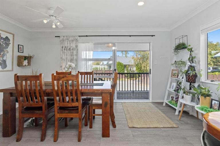 Photo of property in 6 Armitage Place, Tuakau, 2121