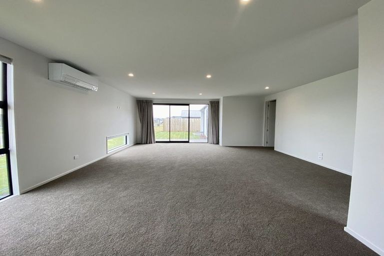 Photo of property in 12 Larissa Road, Halswell, Christchurch, 8025
