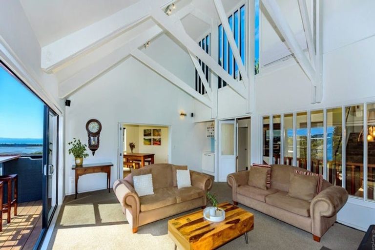 Photo of property in 11 Toledo Place, Mount Pleasant, Christchurch, 8081