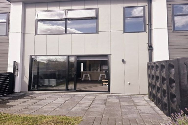 Photo of property in 2/66 Metcalfe Road, Ranui, Auckland, 0612