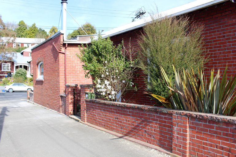 Photo of property in 1 Crown Street, North East Valley, Dunedin, 9010