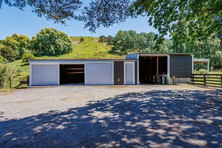 Photo of property in 217 Caves Road, Te Ore Ore, Masterton, 5886