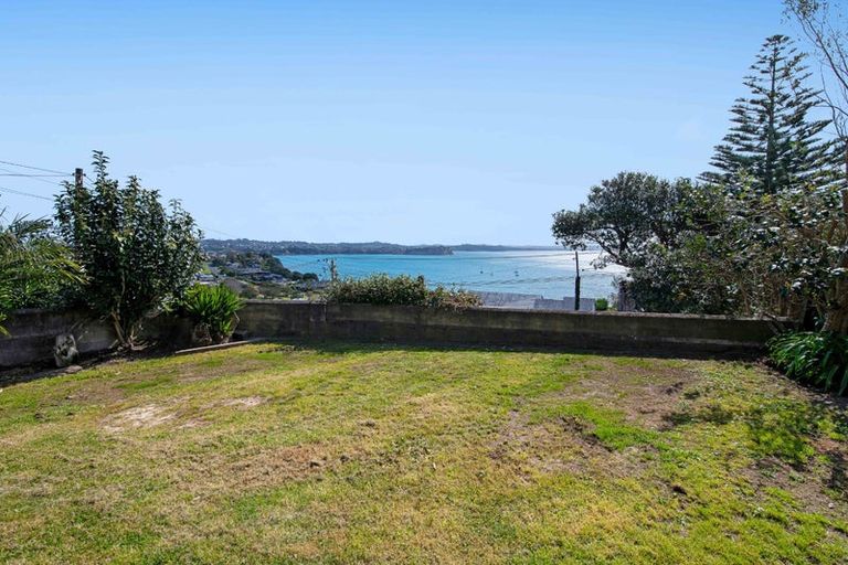 Photo of property in 1099 Whangaparaoa Road, Tindalls Beach, Whangaparaoa, 0930