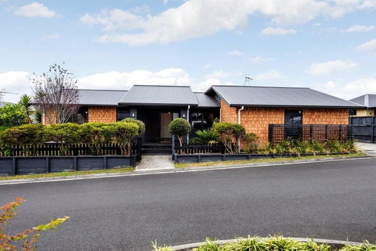 Photo of property in 5 Ruske Place, Grandview Heights, Hamilton, 3200