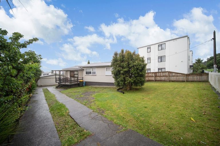 Photo of property in 591 Massey Road, Mangere, Auckland, 2022