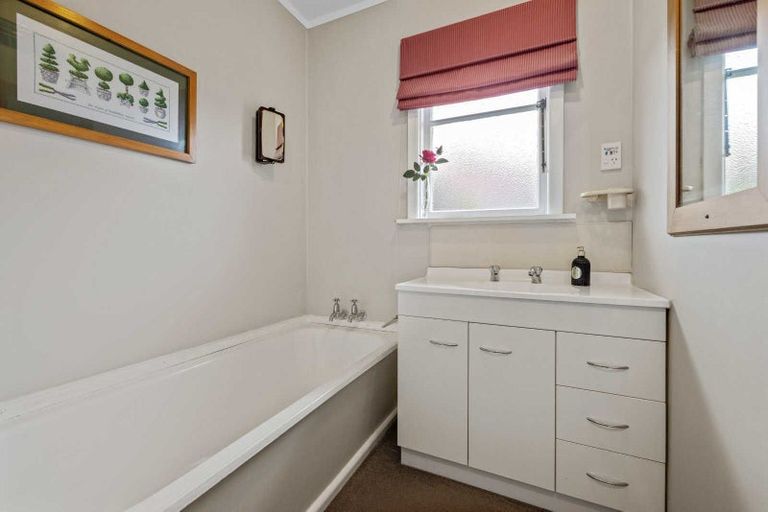 Photo of property in 21 Hounslow Street, Ilam, Christchurch, 8041