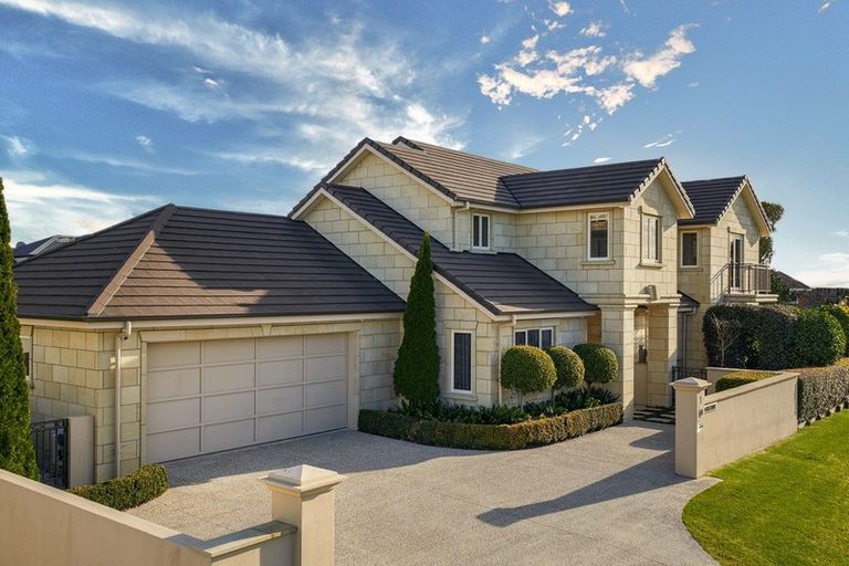 Photo of property in 1 Edgecumbe Road, Tauranga, 3110