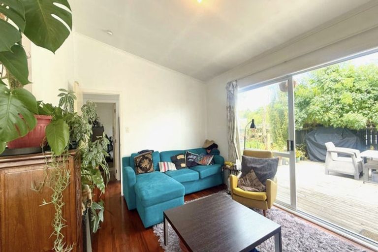 Photo of property in 1/41 Aeroview Drive, Beach Haven, Auckland, 0626