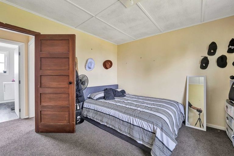 Photo of property in 2 Dixon Avenue, Hawera, 4610