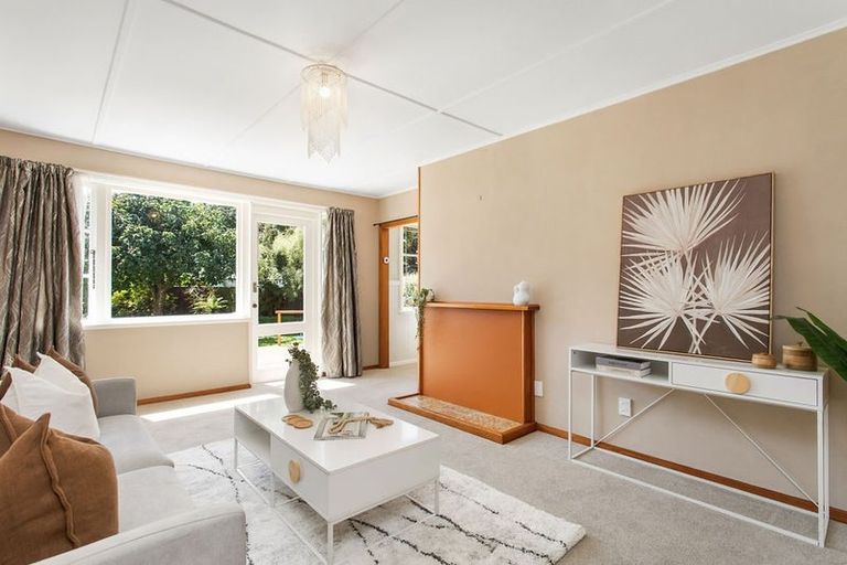 Photo of property in 34 Pitcairn Crescent, Bryndwr, Christchurch, 8053