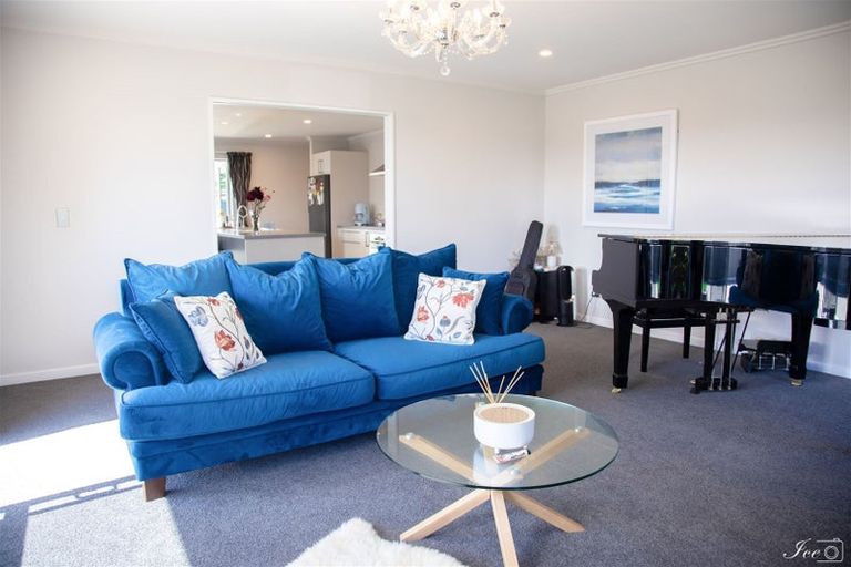 Photo of property in 6 Warhorse Gate, Halswell, Christchurch, 8025