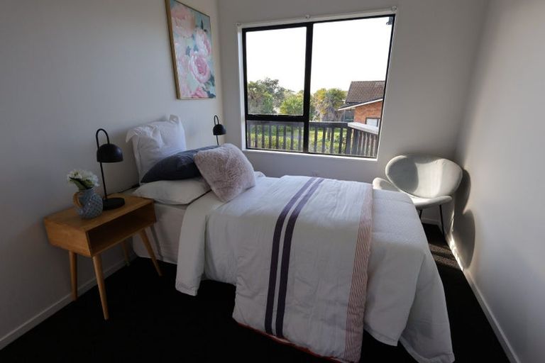 Photo of property in 141 West Harbour Drive, West Harbour, Auckland, 0618