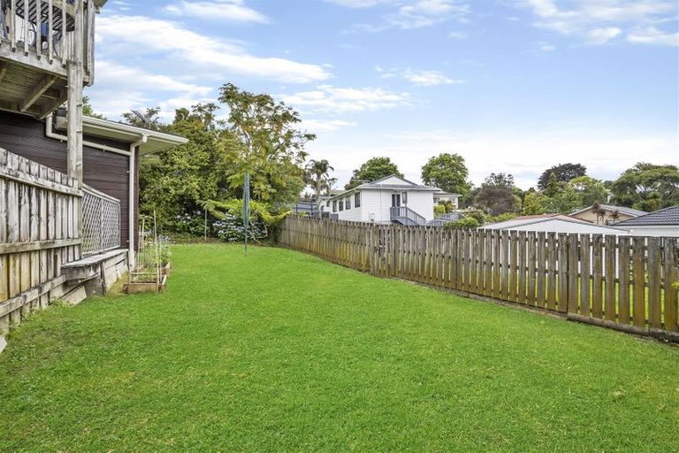 Photo of property in 19 Peterhouse Place, West Harbour, Auckland, 0618