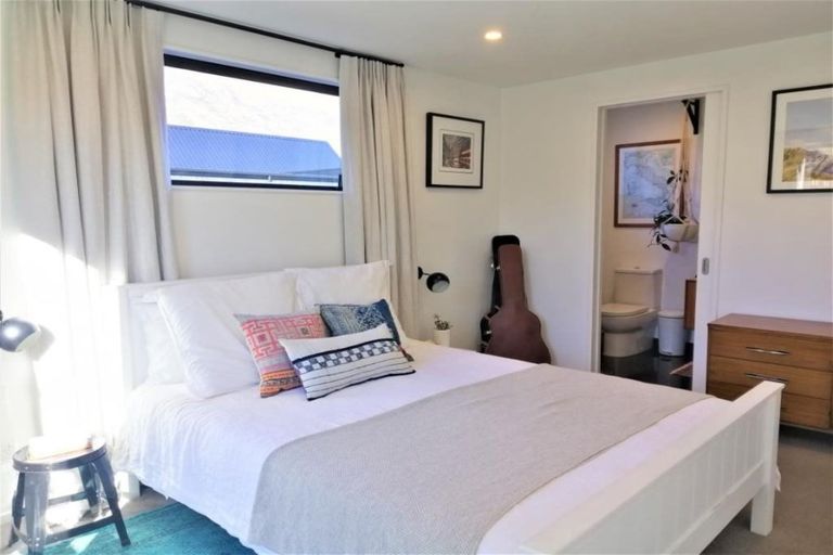 Photo of property in 3 Bellamore Street, Lake Hayes, Queenstown, 9304